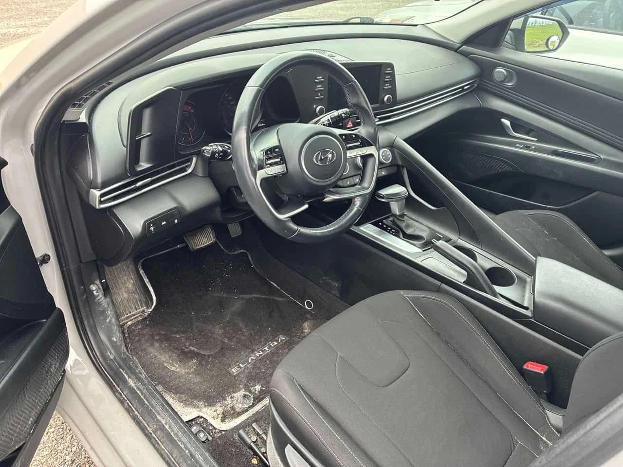 Hyundai Elantra | Preferred | ������� | CARFAX |  | Mobile.bg � ����������� 5