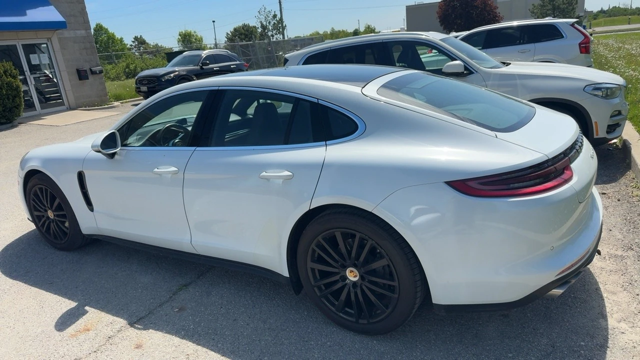 Porsche Panamera 4S* Distronic* Navi* ЦЕНА ДО БГ Keyless* Pano* , снимка 6 - Автомобили и джипове - 54678049