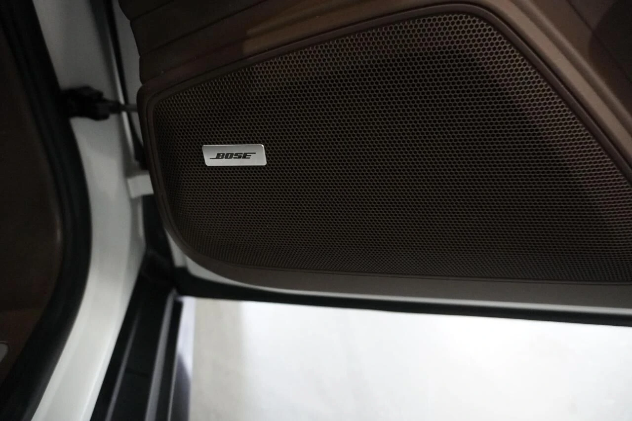 Porsche Panamera 4S* Distronic* Matrix* ЦЕНА ДО БГ Keyless* Pano* , снимка 14 - Автомобили и джипове - 54678049