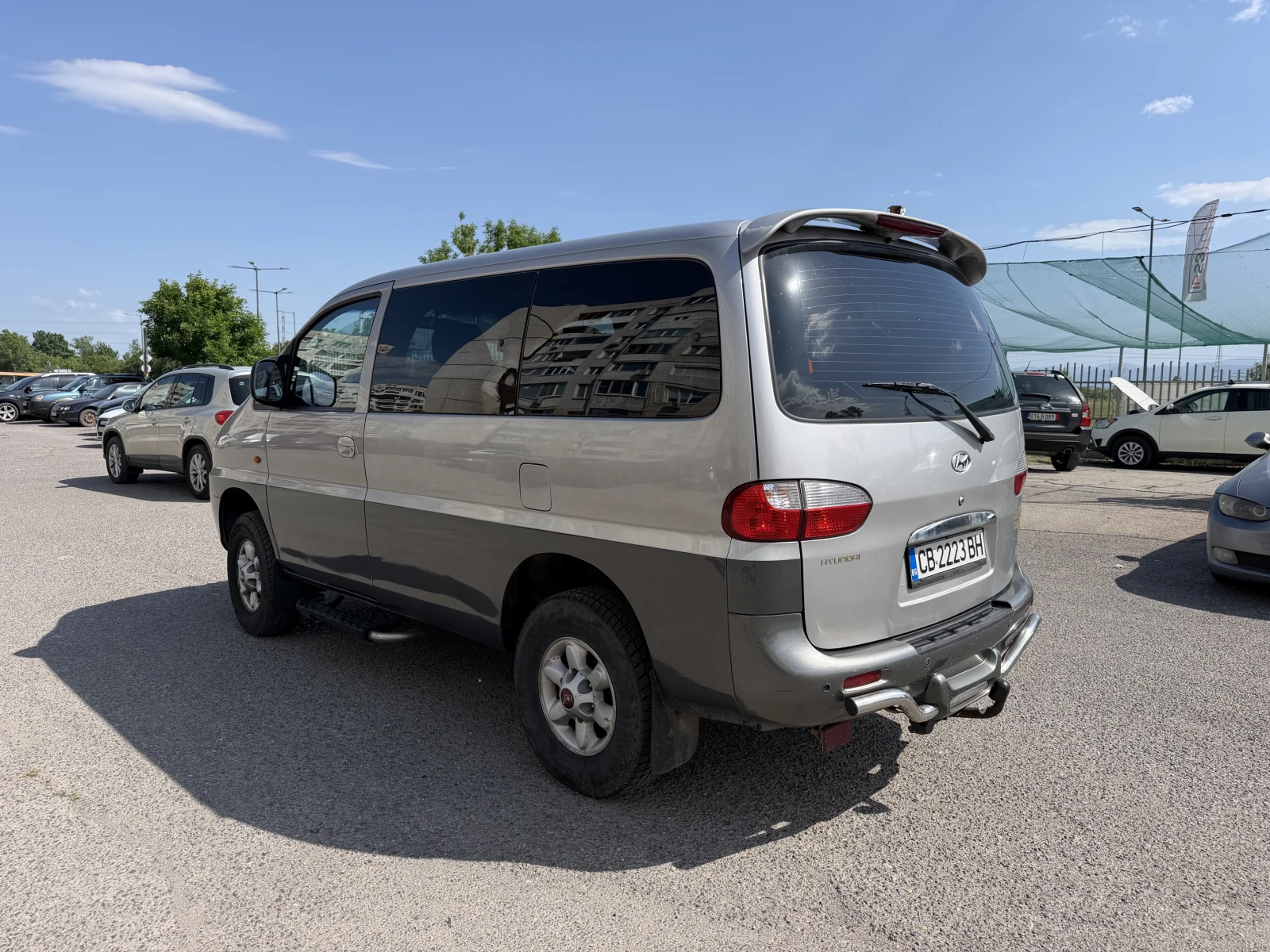 Hyundai Starex 2.5* Дизел* 4х4* Ръчни* скорости* * * , снимка 3 - Автомобили и джипове - 54701369