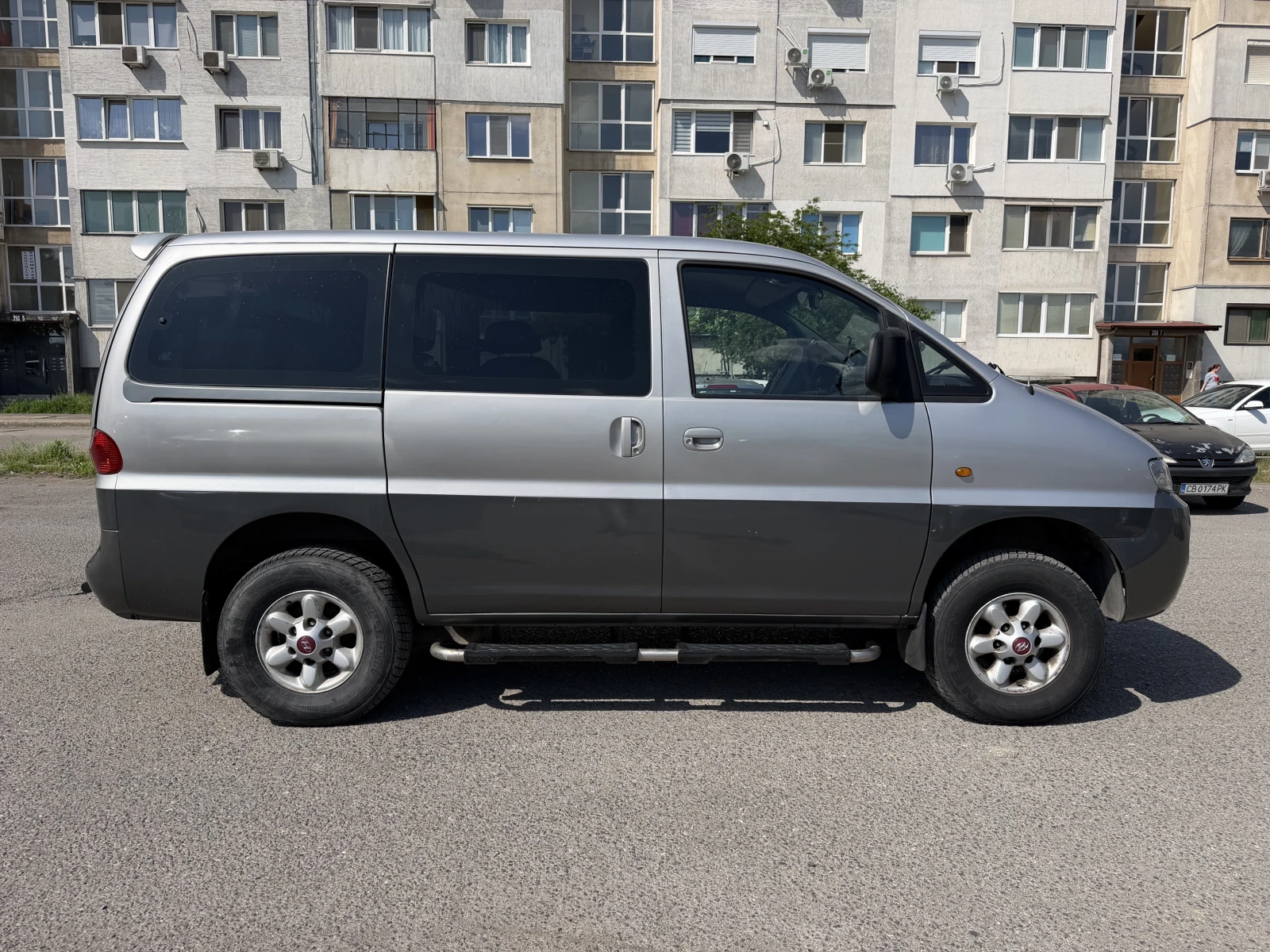 Hyundai Starex 2.5* Дизел* 4х4* Ръчни* скорости* * * , снимка 6 - Автомобили и джипове - 54701369