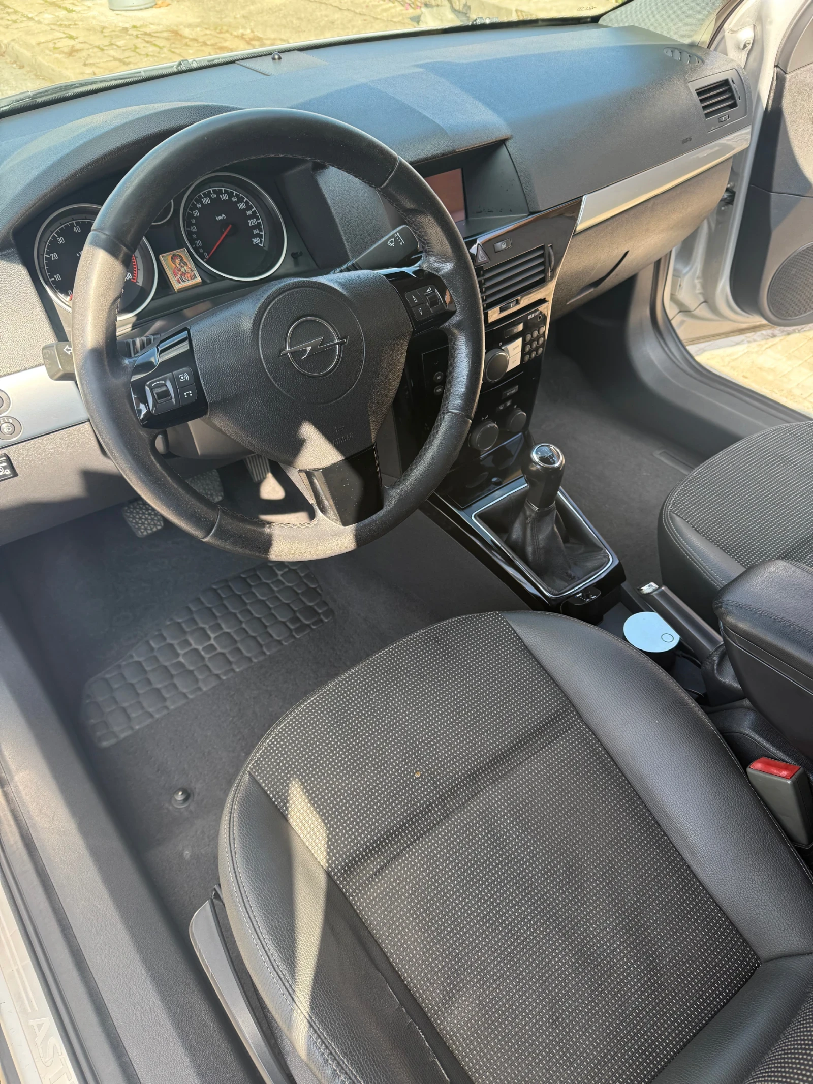 Opel Astra, снимка 12 - Автомобили и джипове - 54997688