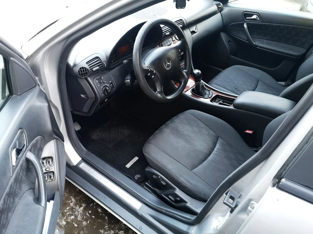 Mercedes-Benz C 200 W203, снимка 5 - Автомобили и джипове - 55492440