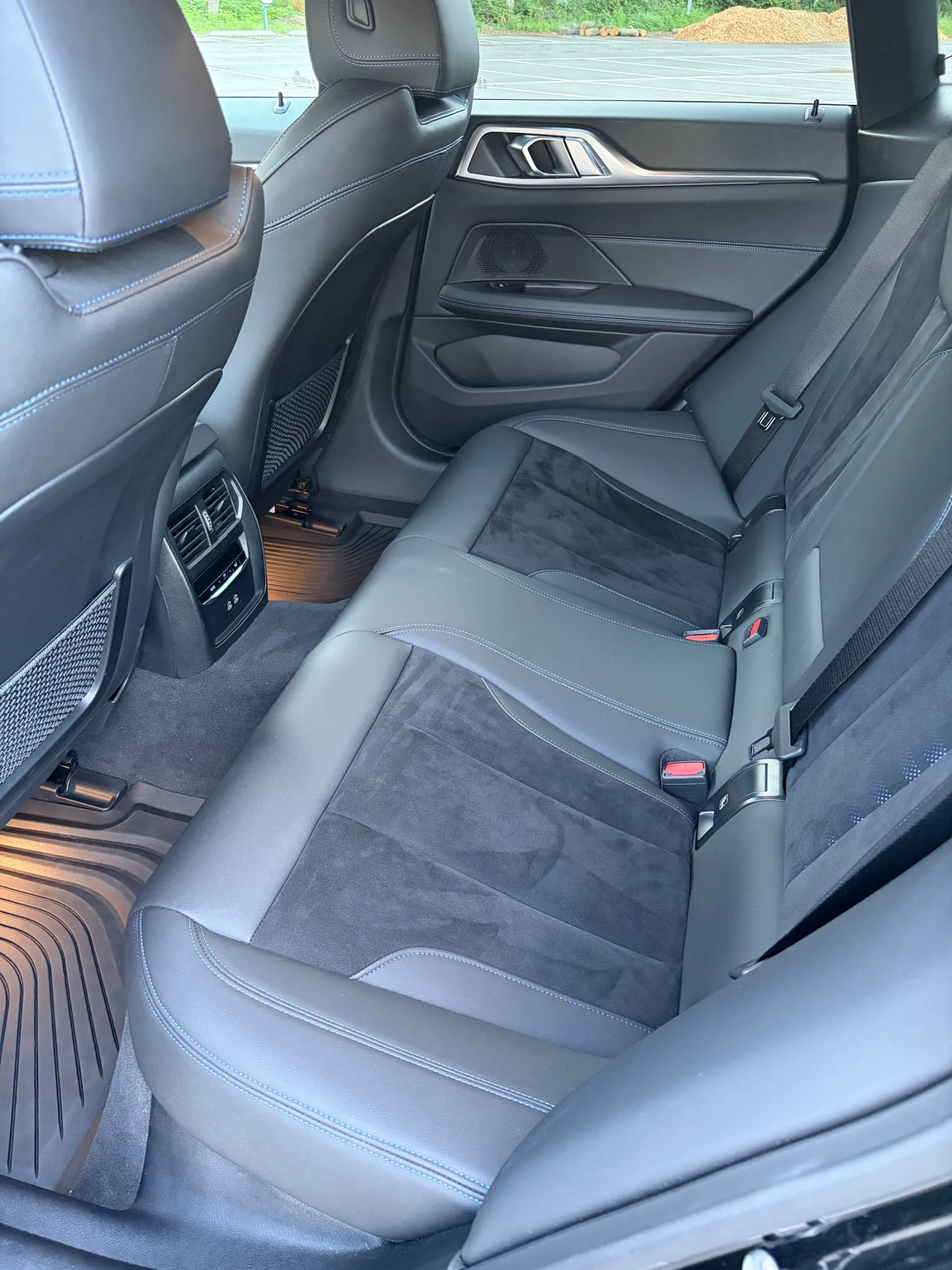 BMW i4, снимка 8 - Автомобили и джипове - 55779417
