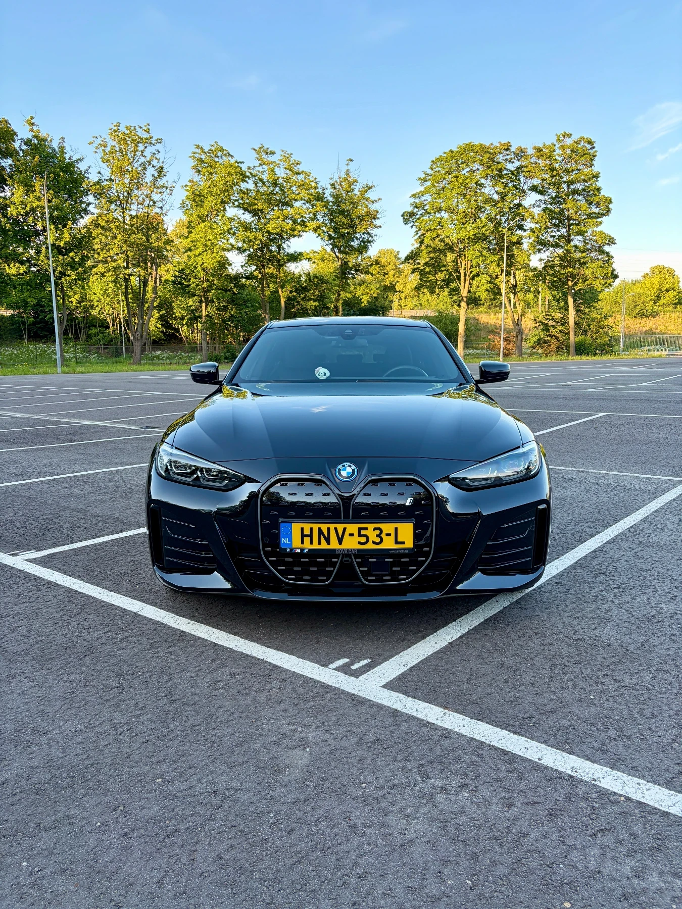 BMW i4, снимка 2 - Автомобили и джипове - 55779417