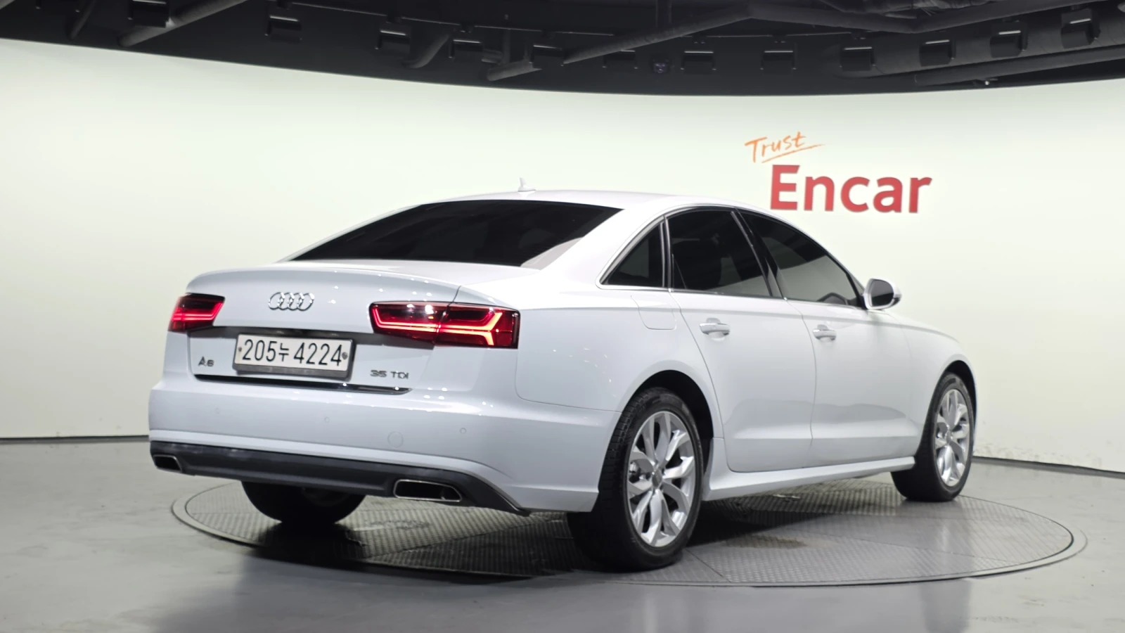 Audi A6 35 TDI* ЕЛ. БАГАЖНИК* ПОДГРЕВ ВОЛАН* КРАЙНА ЦЕНА, снимка 2 - Автомобили и джипове - 55983983