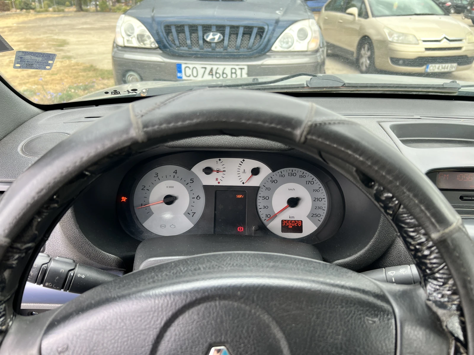 Renault Symbol, снимка 16 - Автомобили и джипове - 56373237