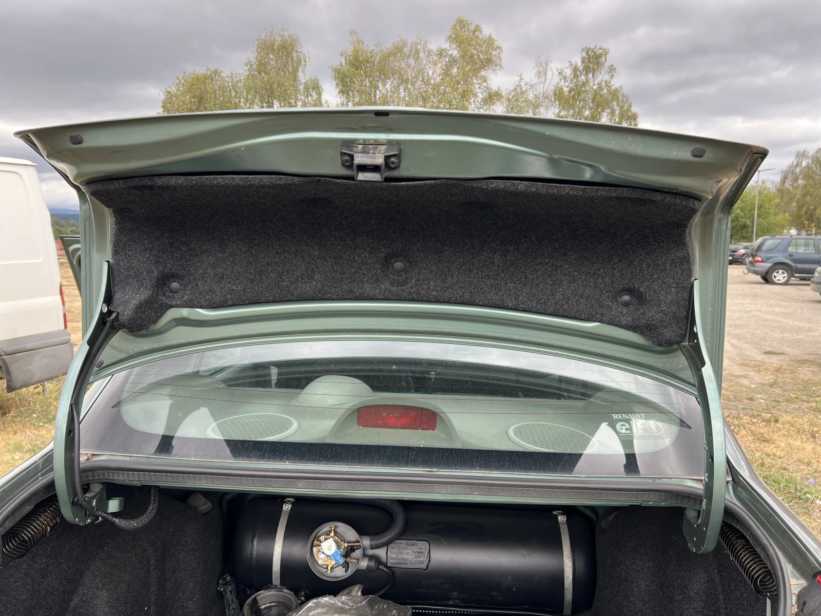 Renault Symbol, снимка 9 - Автомобили и джипове - 56373237