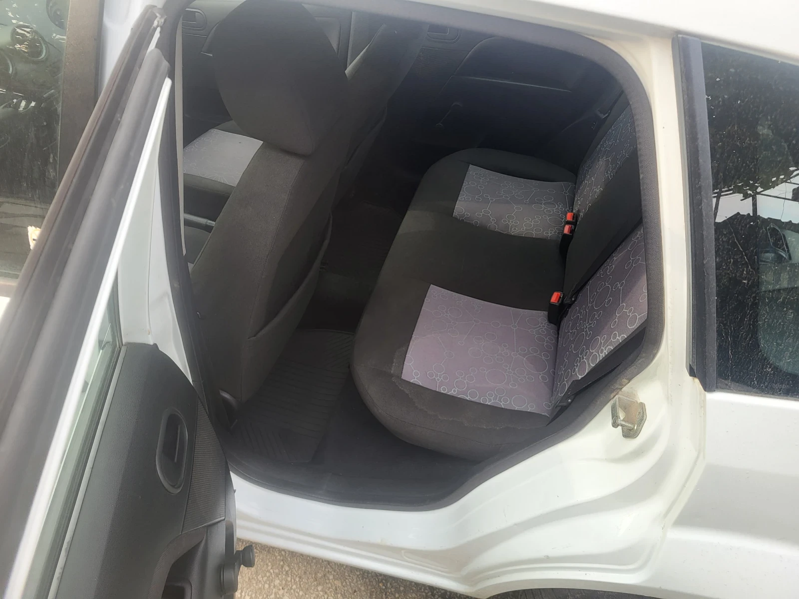 Ford Fiesta 1.4TDCI klima, снимка 11 - Автомобили и джипове - 56607178