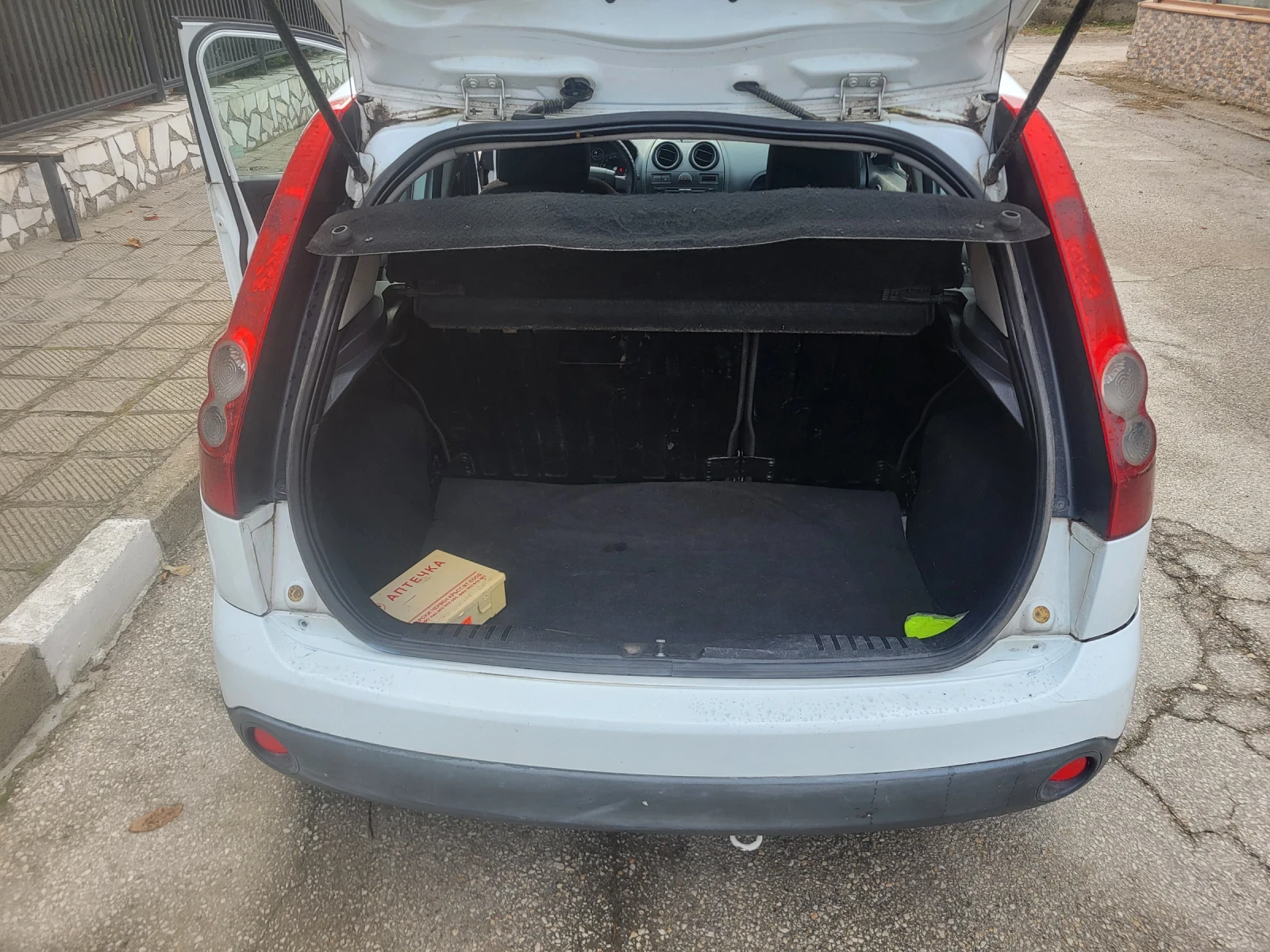 Ford Fiesta 1.4TDCI klima, снимка 10 - Автомобили и джипове - 56607178