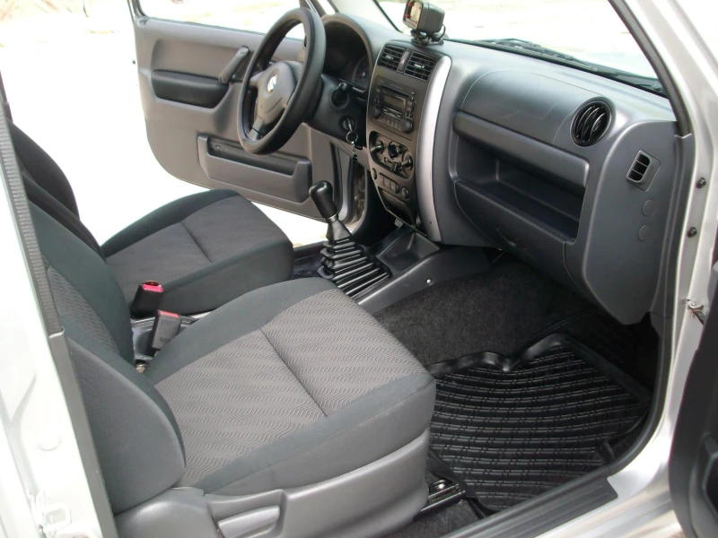 Suzuki Jimny 1.3i * Климатик * 4х4 * 37 000 км * КАТО НОВА * , снимка 10 - Автомобили и джипове - 49872158