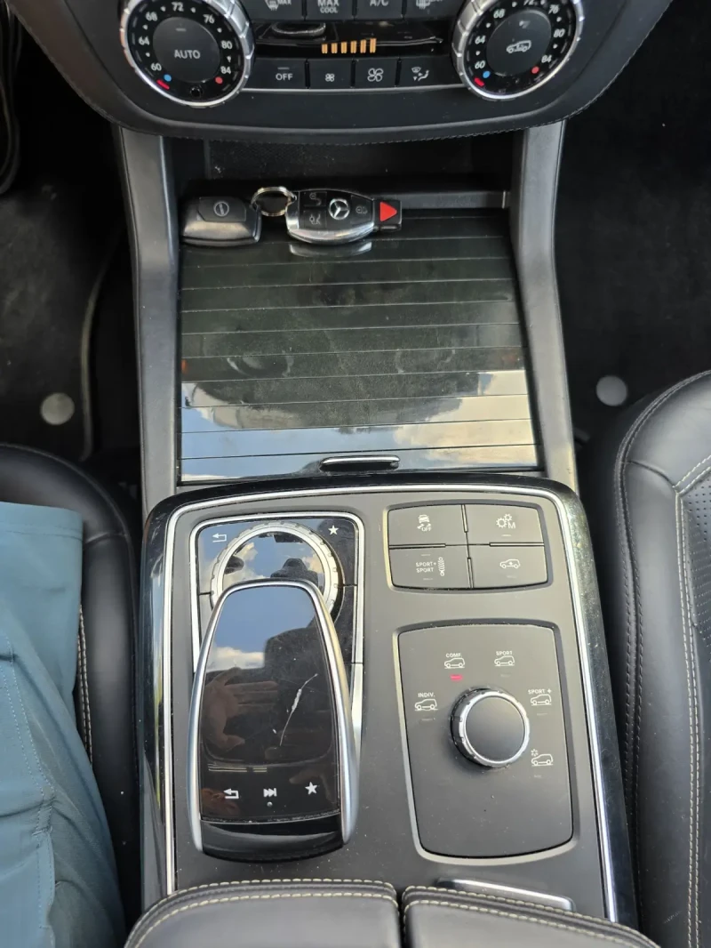 Mercedes-Benz GLE 63 AMG AMG, снимка 14 - Автомобили и джипове - 51342869