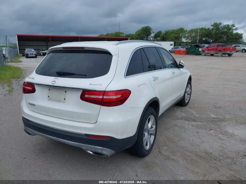 Mercedes-Benz GLC 300 2.0L I-4 DI, DOHC, VVT, TURBO, 241HP All Wheel, снимка 11 - Автомобили и джипове - 53559398