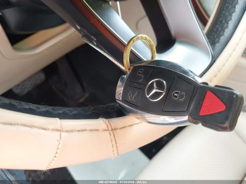 Mercedes-Benz GLC 300 2.0L I-4 DI, DOHC, VVT, TURBO, 241HP All Wheel, снимка 3 - Автомобили и джипове - 53559398