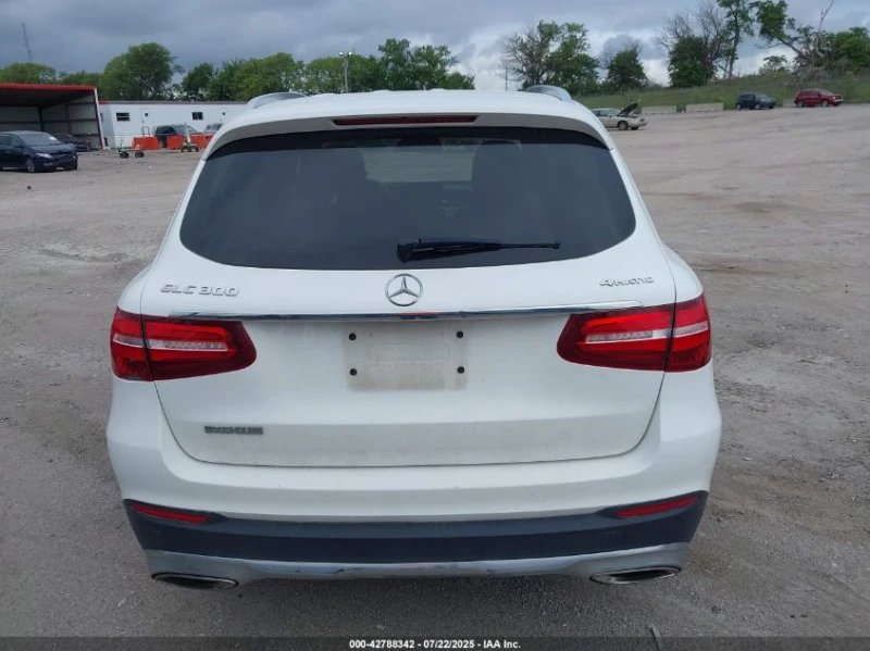 Mercedes-Benz GLC 300 2.0L I-4 DI, DOHC, VVT, TURBO, 241HP All Wheel, снимка 9 - Автомобили и джипове - 53559398