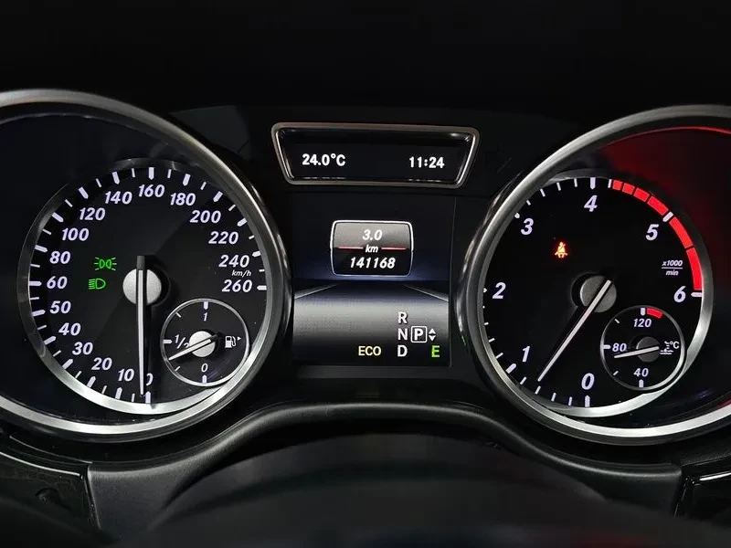Mercedes-Benz ML 250 Bluetec 4Matic, снимка 8 - Автомобили и джипове - 54747277