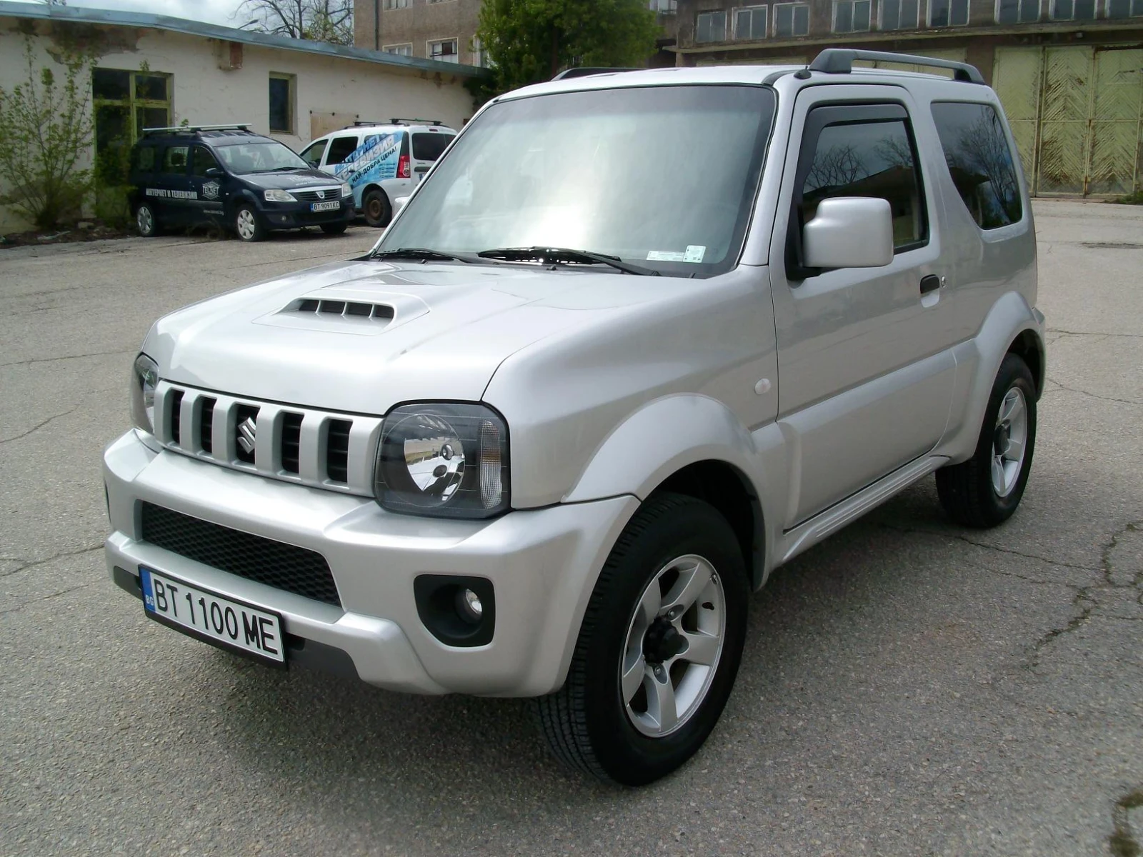 Suzuki Jimny 1.3i *  * 44 * 37 000  *   *  | Mobile.bg   1