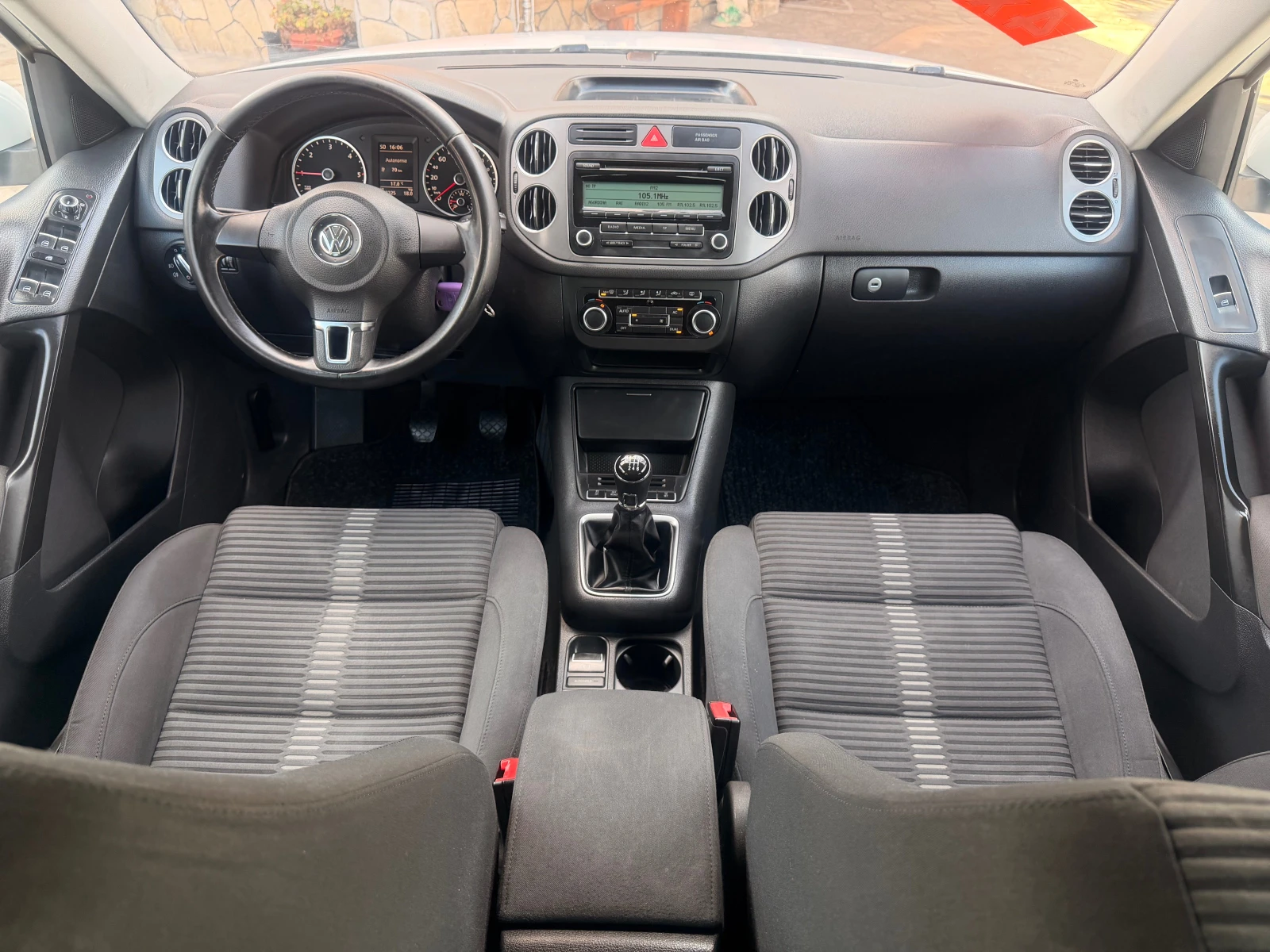 VW Tiguan 2.0TDI* 6sk* 4x4* 140ks* TOP* ЛИЗИНГ, снимка 11 - Автомобили и джипове - 53736657