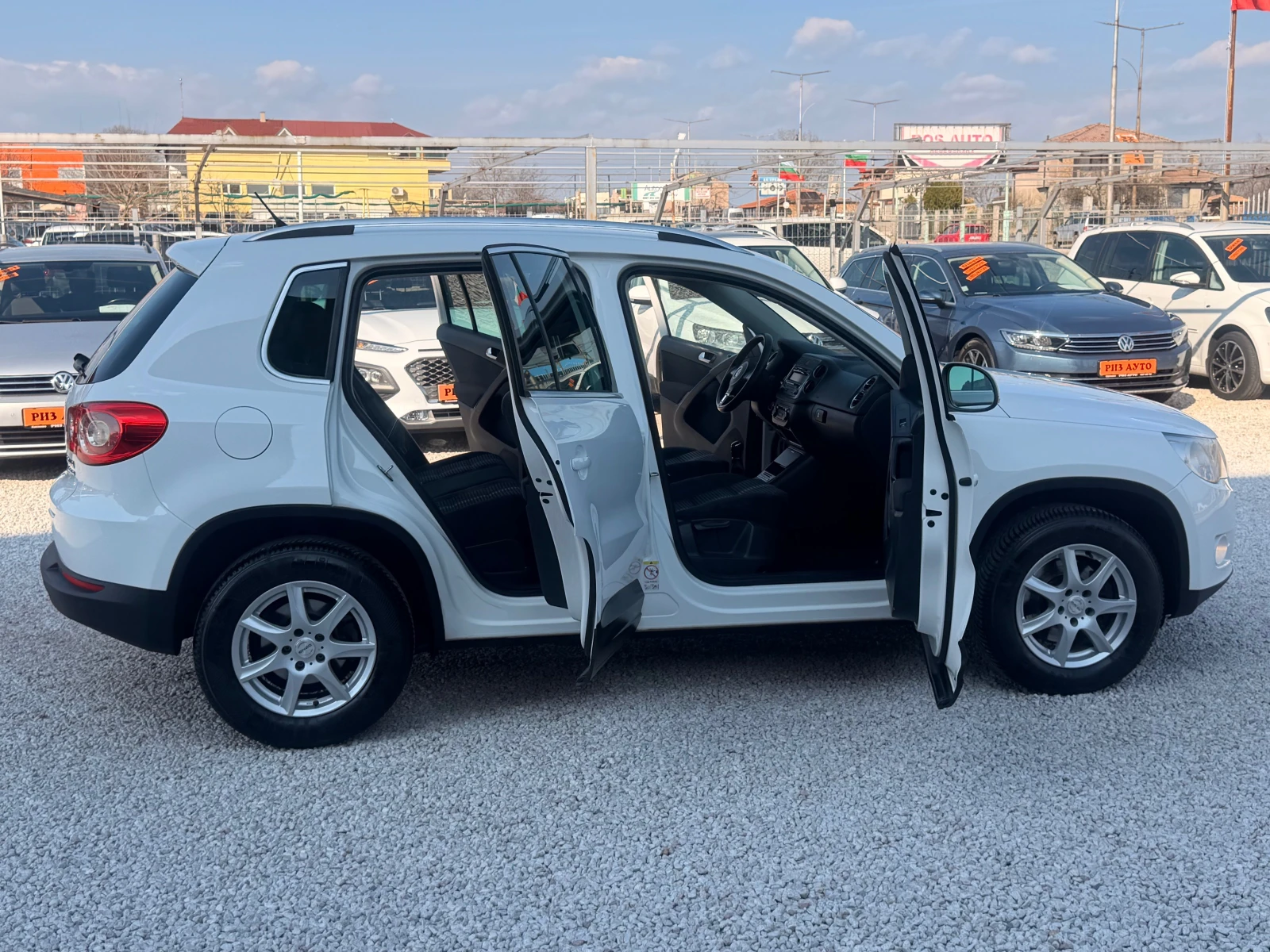VW Tiguan 2.0TDI* 6sk* 4x4* 140ks* TOP* ЛИЗИНГ, снимка 6 - Автомобили и джипове - 53736657
