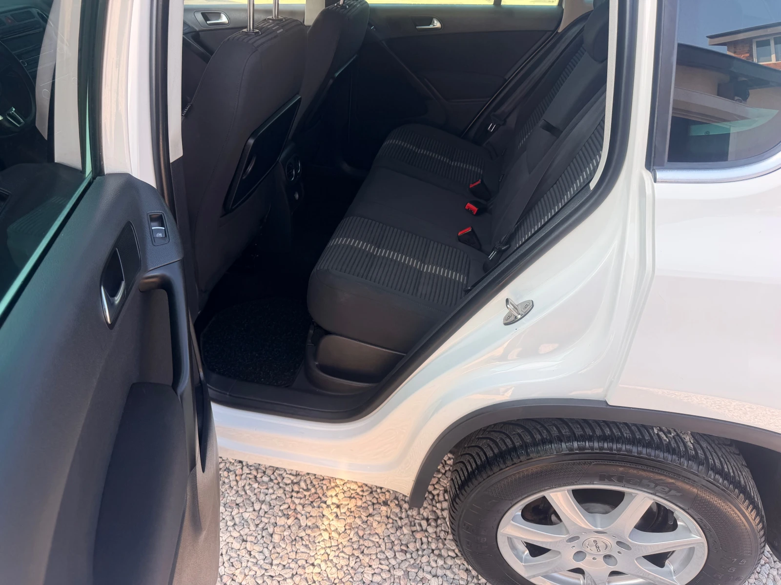 VW Tiguan 2.0TDI* 6sk* 4x4* 140ks* TOP* ЛИЗИНГ, снимка 16 - Автомобили и джипове - 53736657