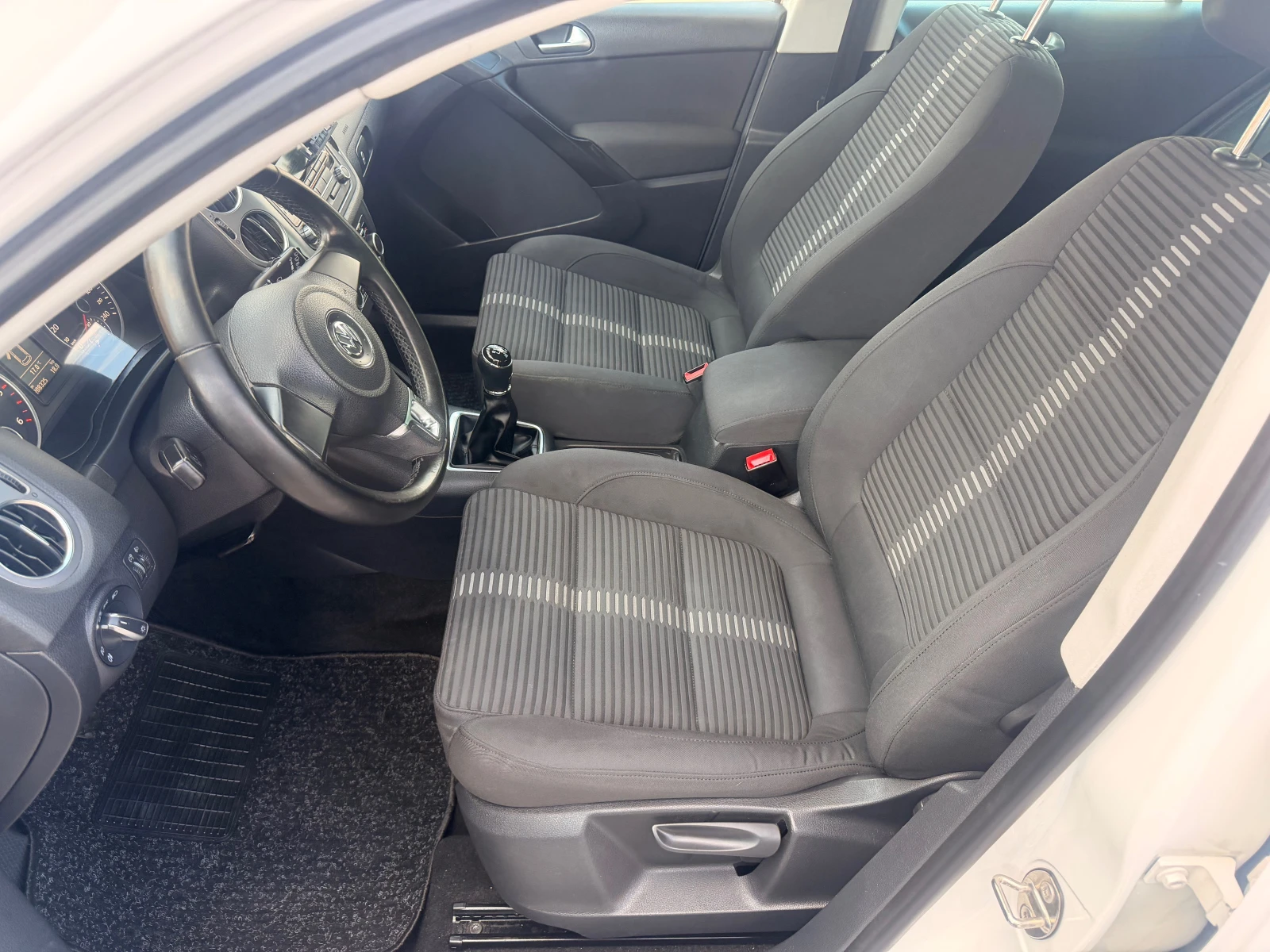 VW Tiguan 2.0TDI* 6sk* 4x4* 140ks* TOP* ЛИЗИНГ, снимка 5 - Автомобили и джипове - 53736657