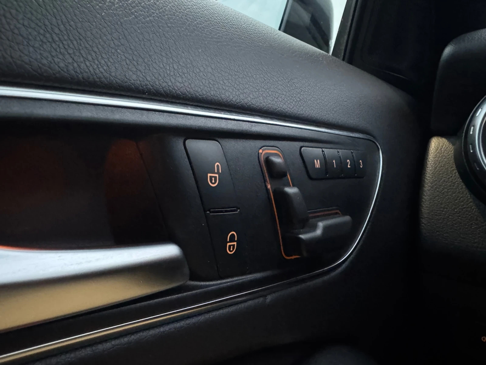 Mercedes-Benz GLA 220 AMG 4MATIC premium, снимка 17 - Автомобили и джипове - 53902972