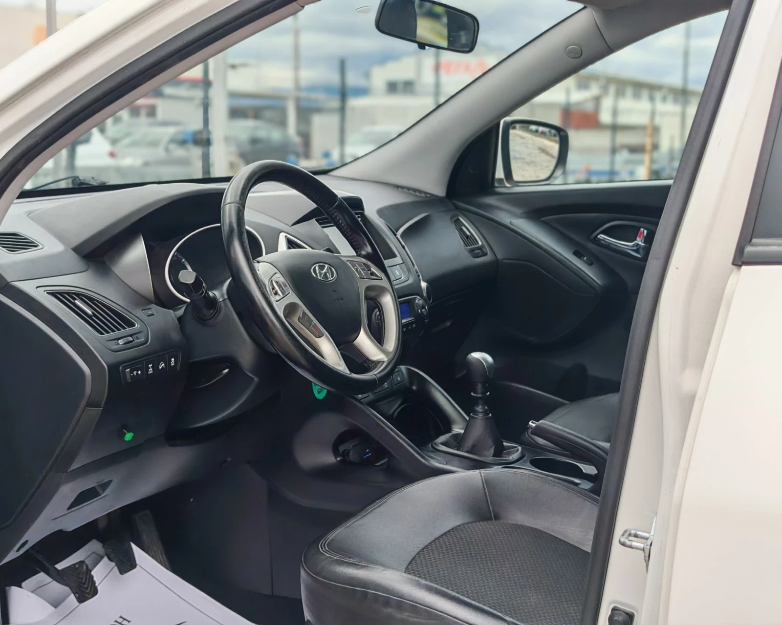 Hyundai IX35 2.0 136 К.С. ДИЗЕЛ! 4Х4! , снимка 8 - Автомобили и джипове - 54101018