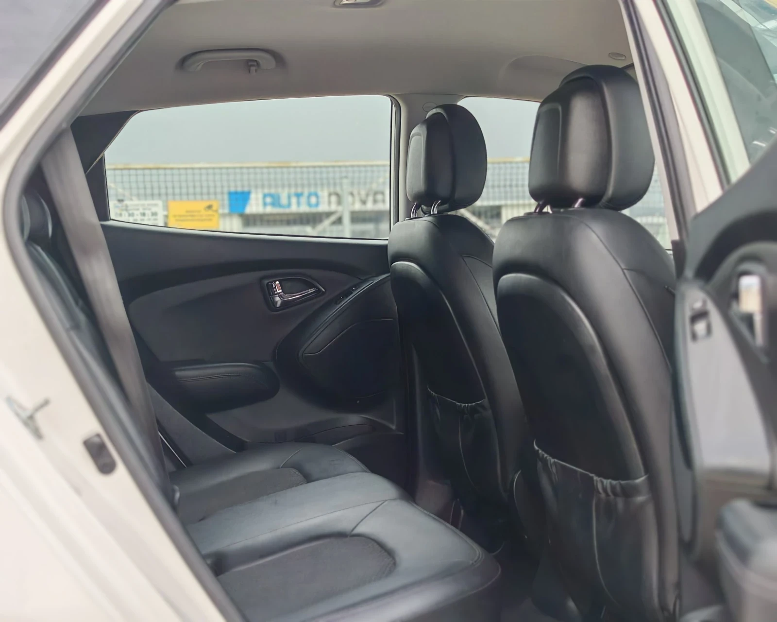 Hyundai IX35 2.0 136 К.С. ДИЗЕЛ! 4Х4! , снимка 12 - Автомобили и джипове - 54101018