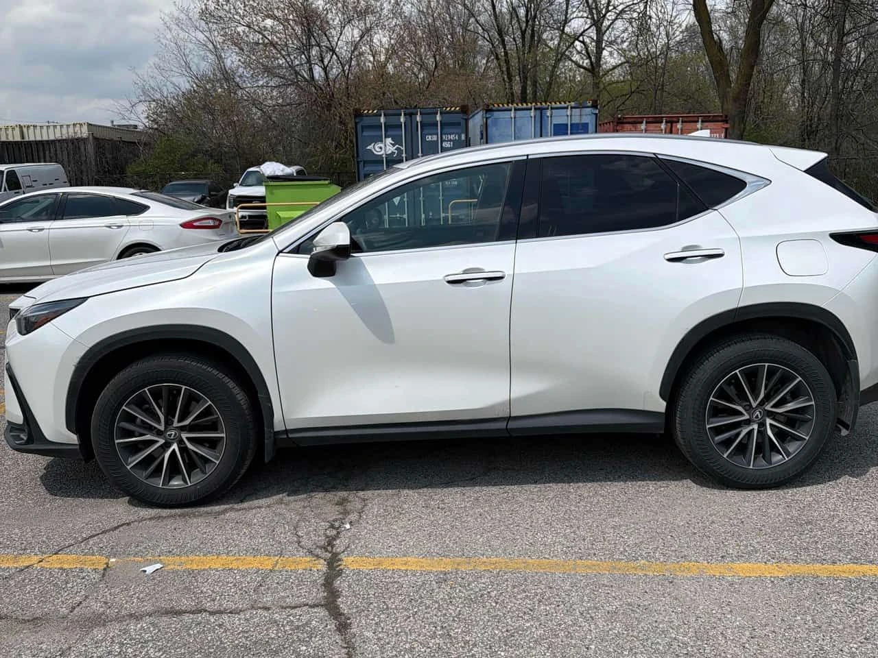 Lexus NX  350 | ЧЕРВЕН САЛОН | ДВА КЛЮЧА | , снимка 2 - Автомобили и джипове - 54497020