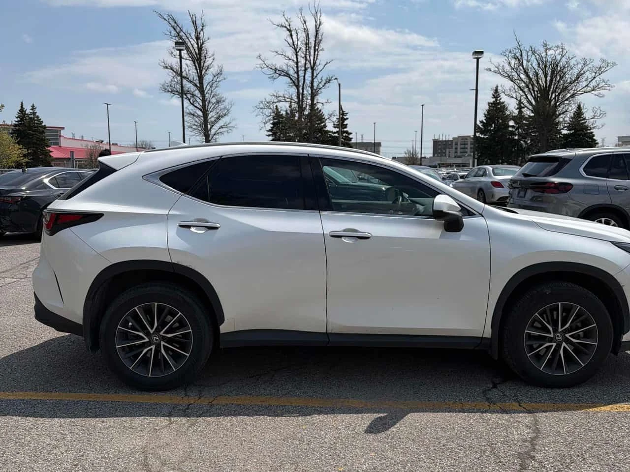 Lexus NX  350 | ЧЕРВЕН САЛОН | ДВА КЛЮЧА | , снимка 3 - Автомобили и джипове - 54497020