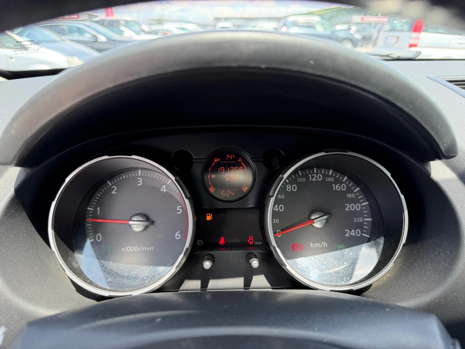 Nissan Qashqai 2.0DCI* NAVI * ПАНОРАМА * ТОП * ЛИЗИНГ * , снимка 11 - Автомобили и джипове - 54617813