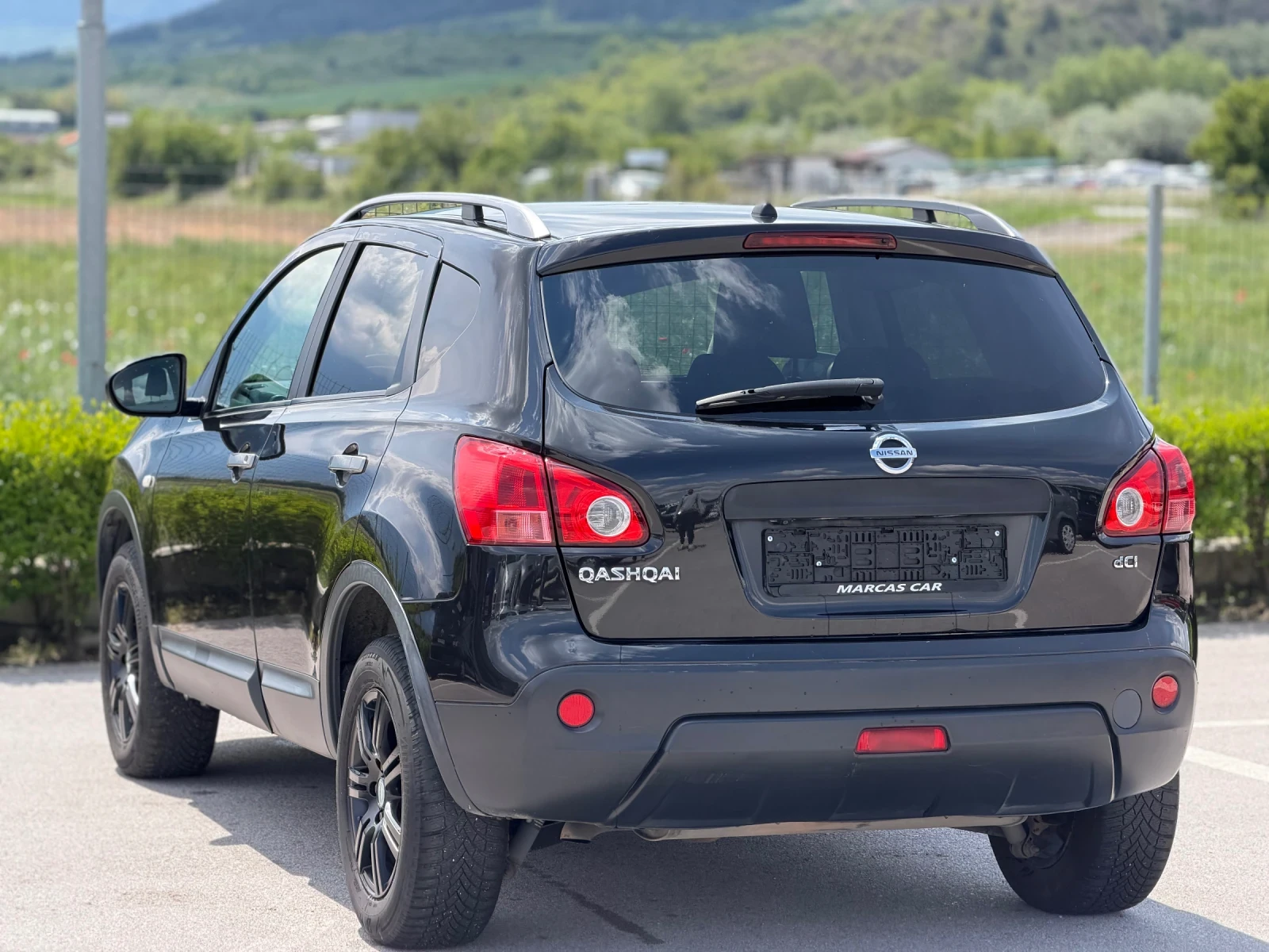Nissan Qashqai 2.0DCI* NAVI * ПАНОРАМА * ТОП * ЛИЗИНГ * , снимка 4 - Автомобили и джипове - 54617813