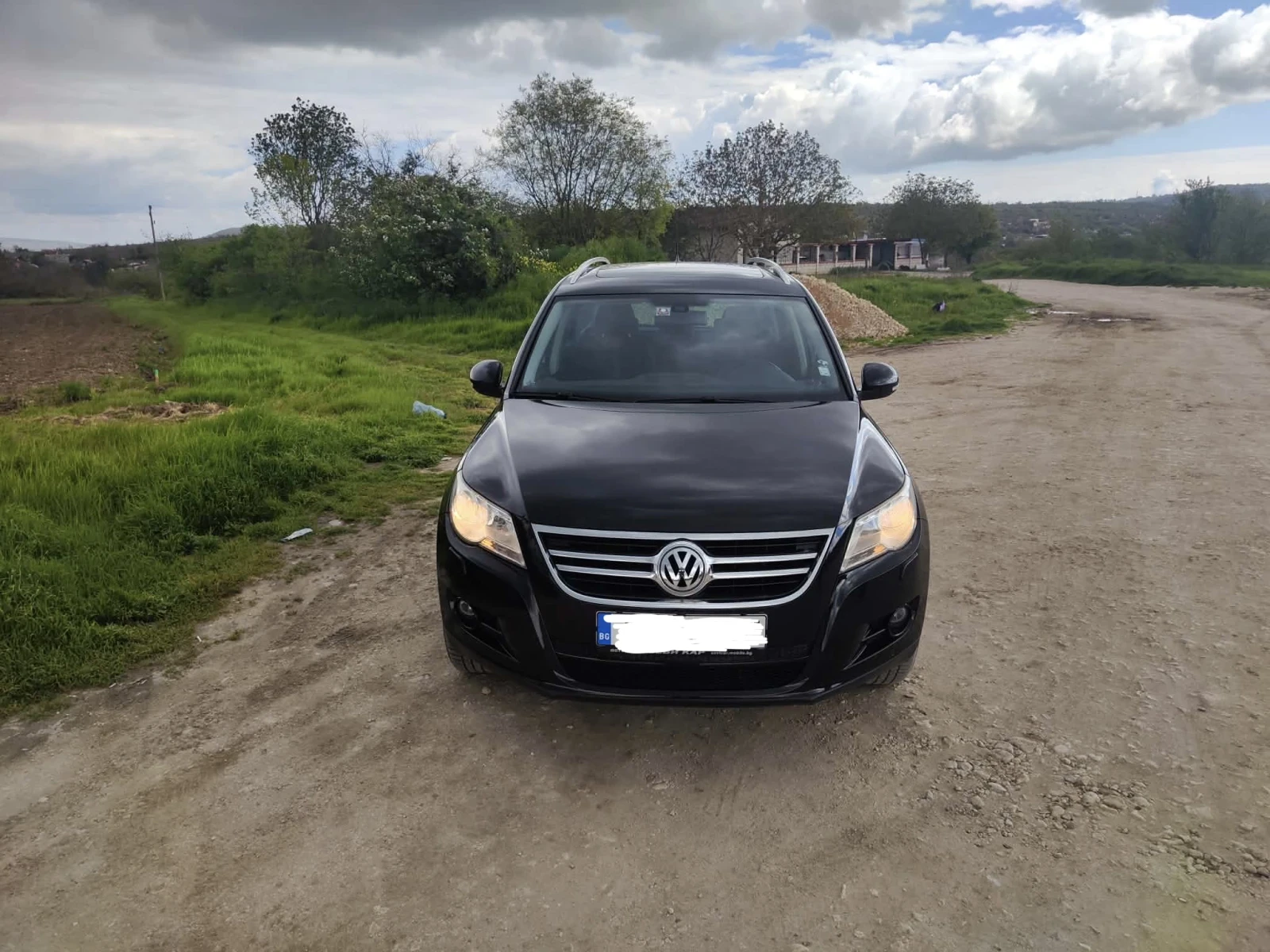 VW Tiguan 2.0 TDI, снимка 2 - Автомобили и джипове - 55125401