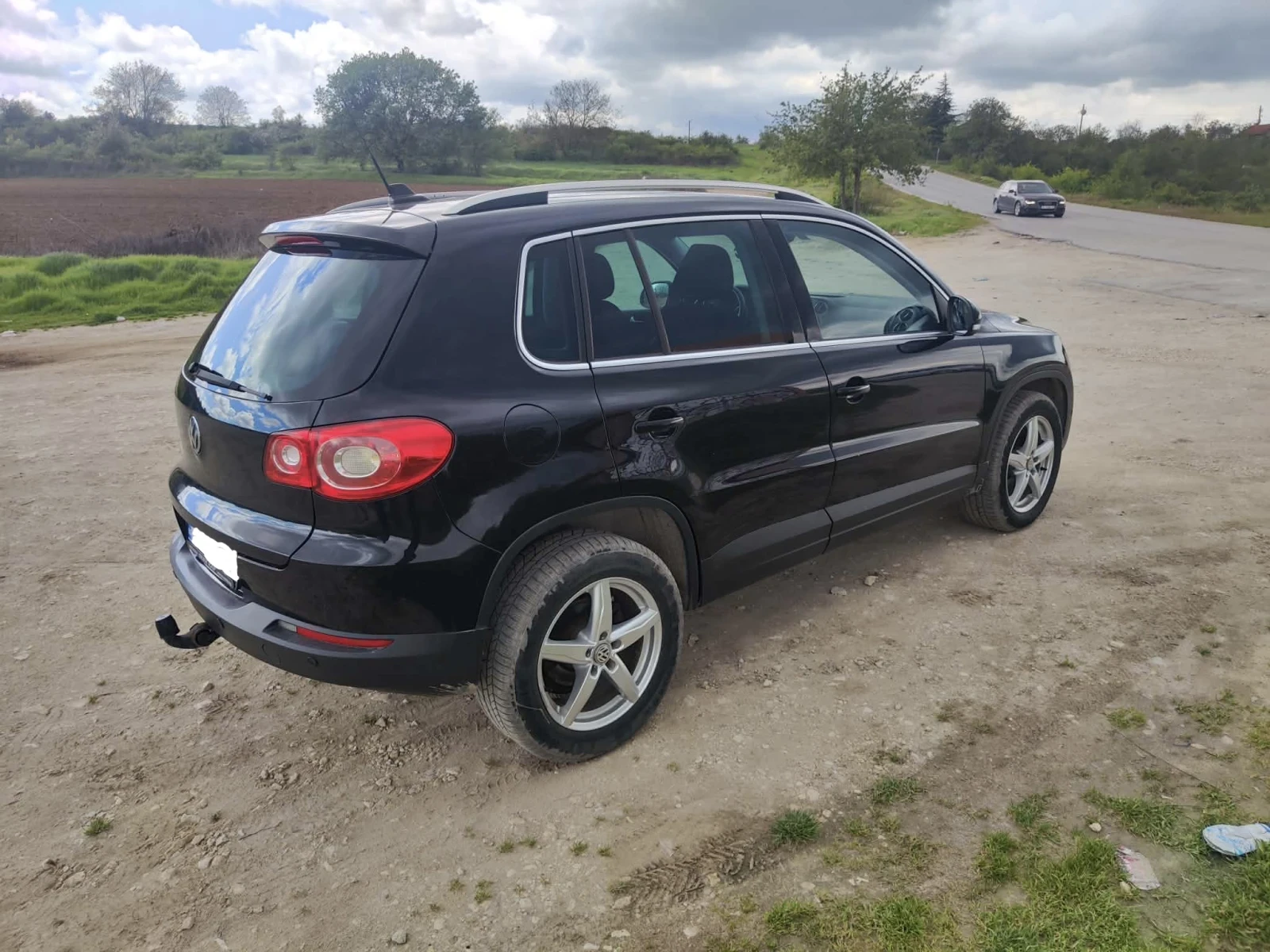 VW Tiguan 2.0 TDI, снимка 5 - Автомобили и джипове - 55125401