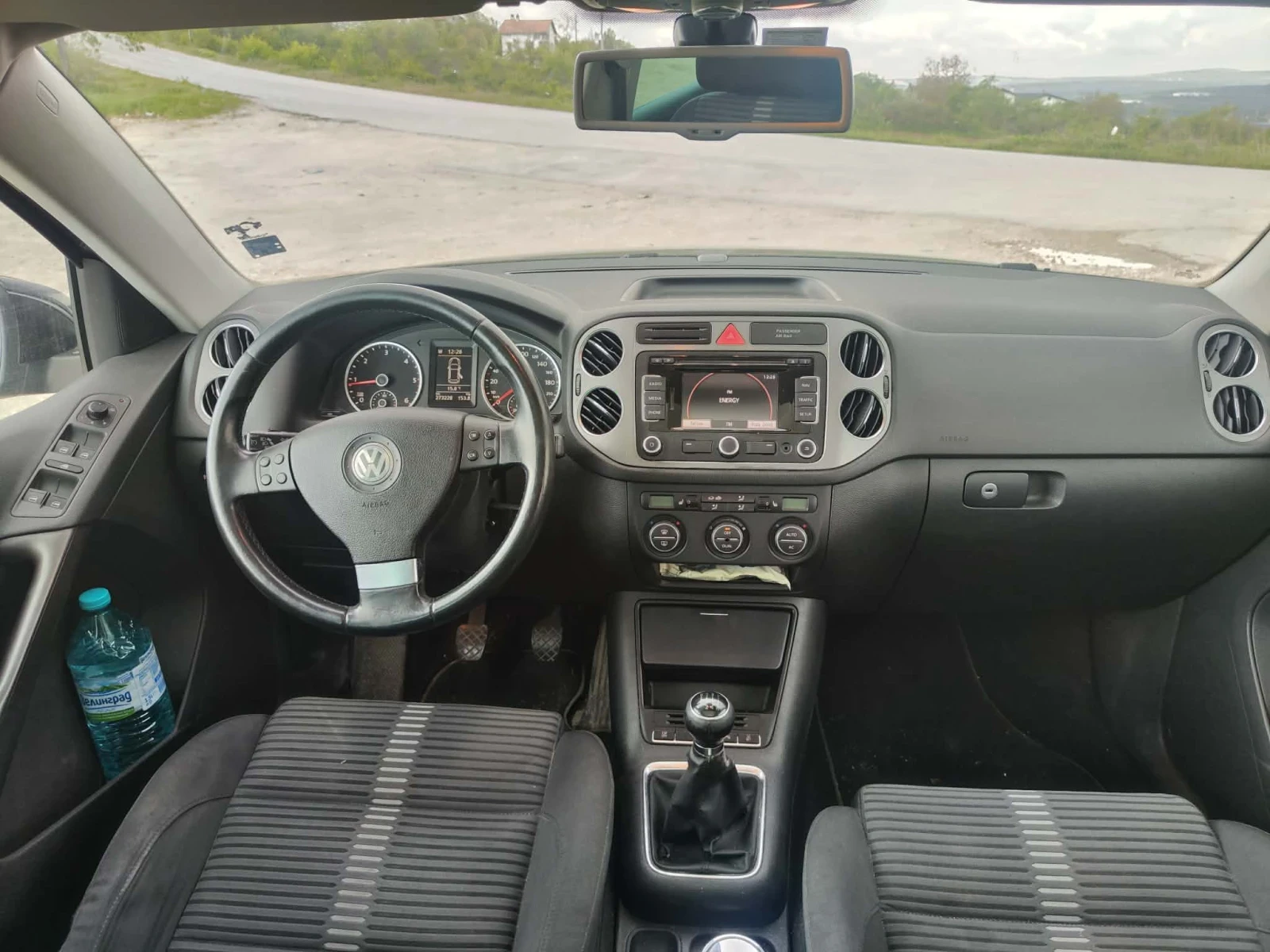 VW Tiguan 2.0 TDI, снимка 9 - Автомобили и джипове - 55125401