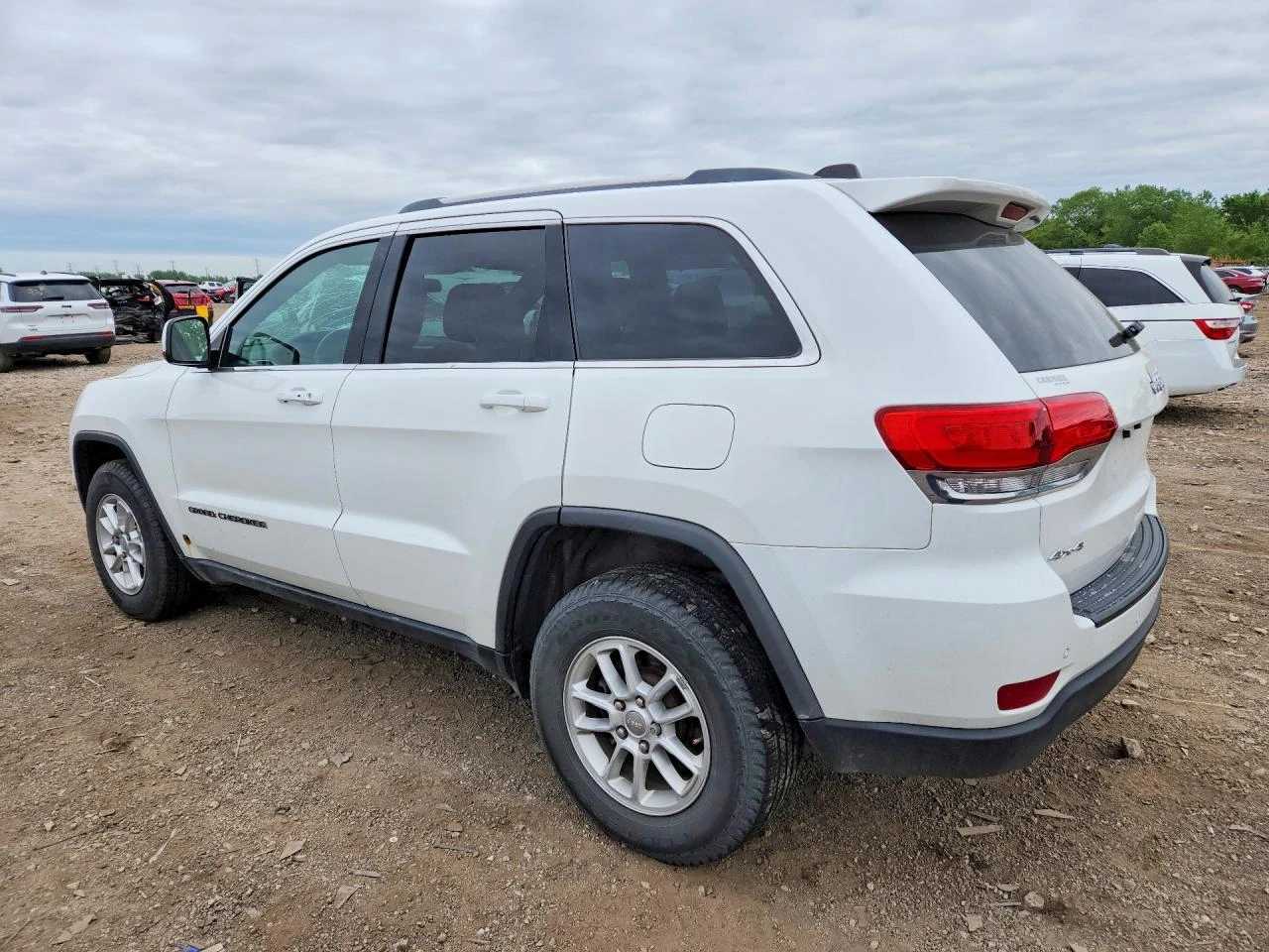 Jeep Grand cherokee 3.6l Laredo, снимка 2 - Автомобили и джипове - 55812814
