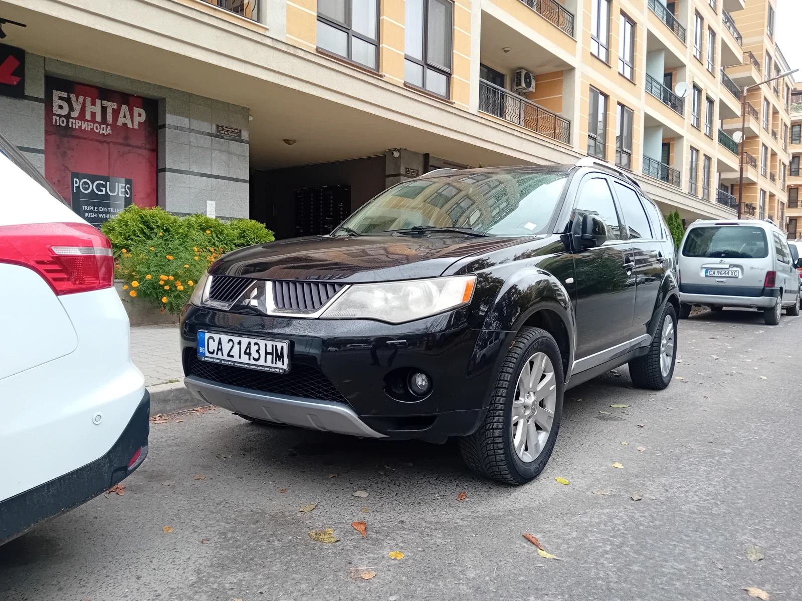 Mitsubishi Outlander 2.4i 4x4 automatic full, снимка 3 - Автомобили и джипове - 56718164
