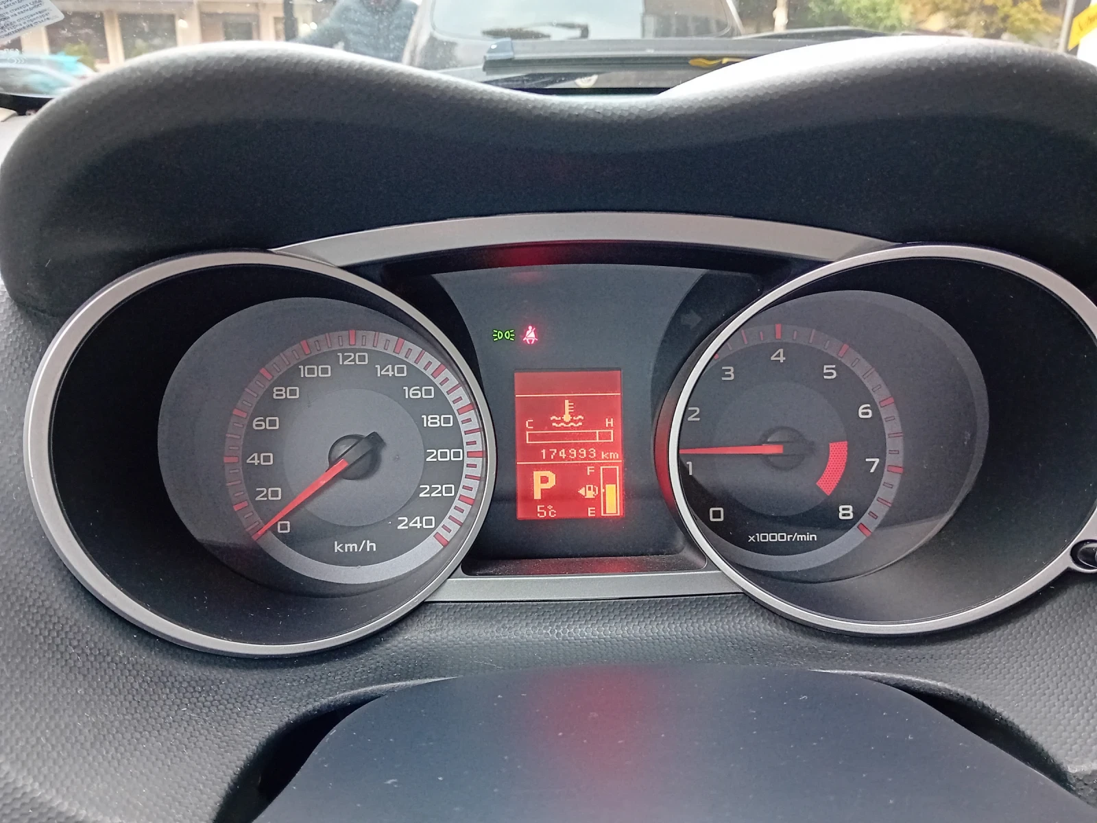 Mitsubishi Outlander 2.4i 4x4 automatic full, снимка 11 - Автомобили и джипове - 56718164