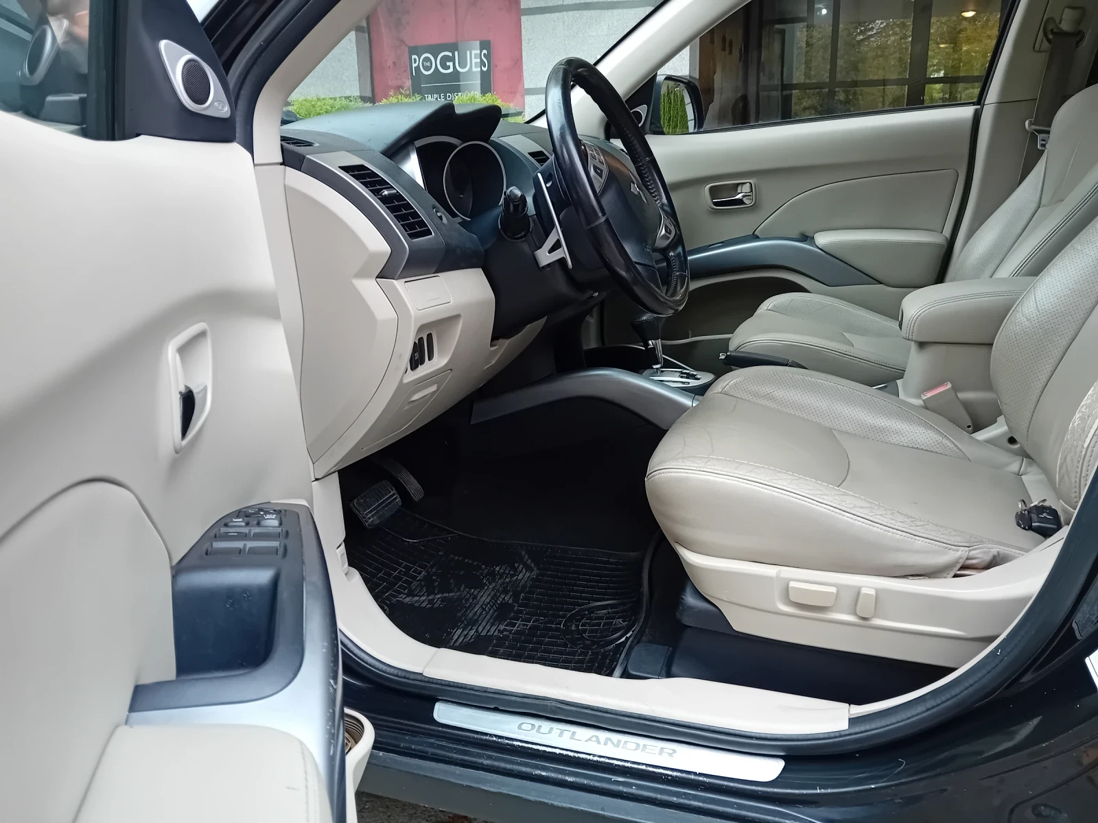 Mitsubishi Outlander 2.4i 4x4 automatic full, снимка 7 - Автомобили и джипове - 56718164
