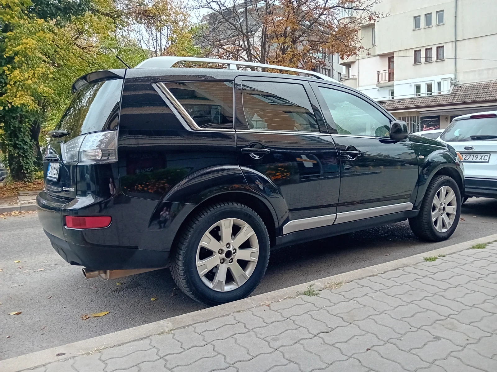 Mitsubishi Outlander 2.4i 4x4 automatic full, снимка 4 - Автомобили и джипове - 56718164