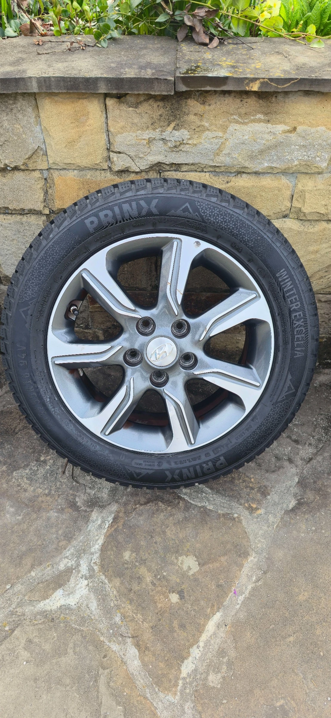 ���� � ������ 205/55R16 �� Hyundai Ix20 | Mobile.bg � ����������� 3