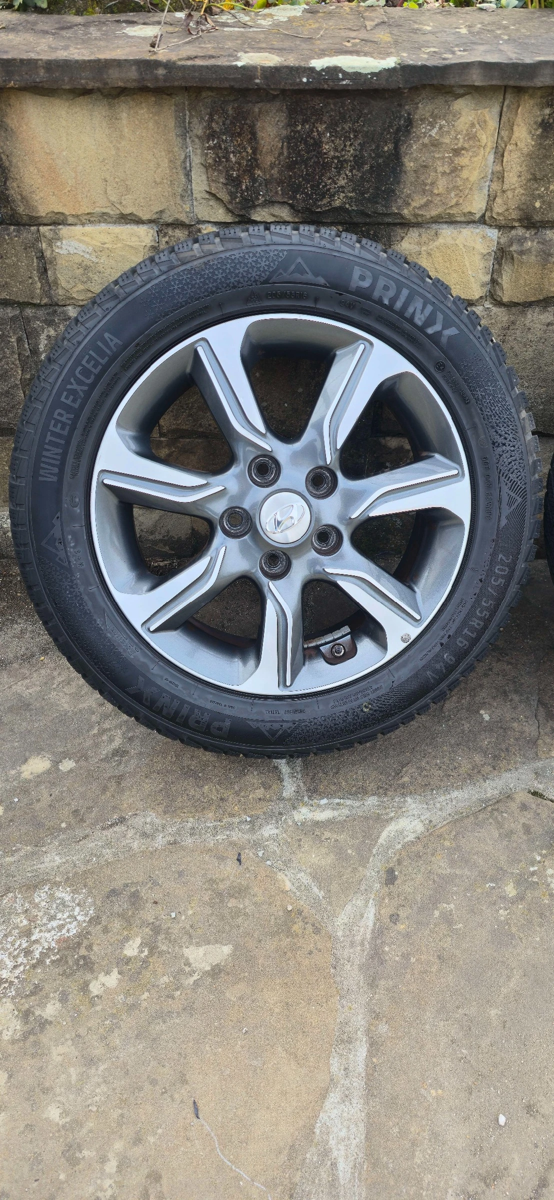���� � ������ 205/55R16 �� Hyundai Ix20 | Mobile.bg � ����������� 5