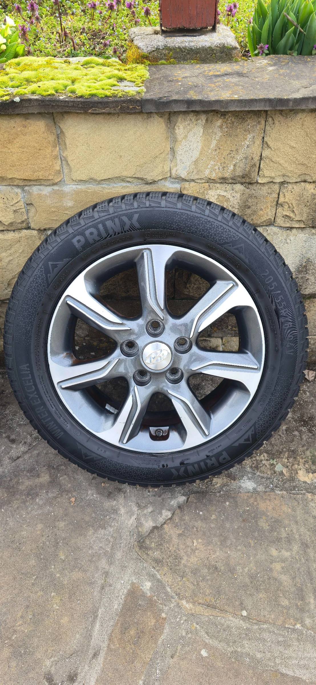 ���� � ������ 205/55R16 �� Hyundai Ix20 | Mobile.bg � ����������� 2