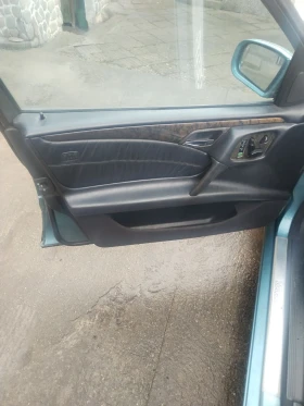 Mercedes-Benz E 320 W 210, снимка 4