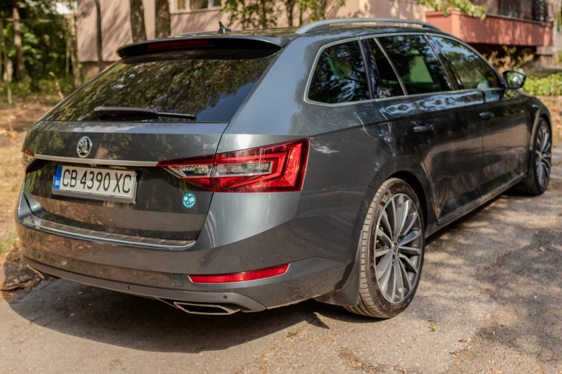 Skoda Superb Laurin & Klement, снимка 8 - Автомобили и джипове - 47098445