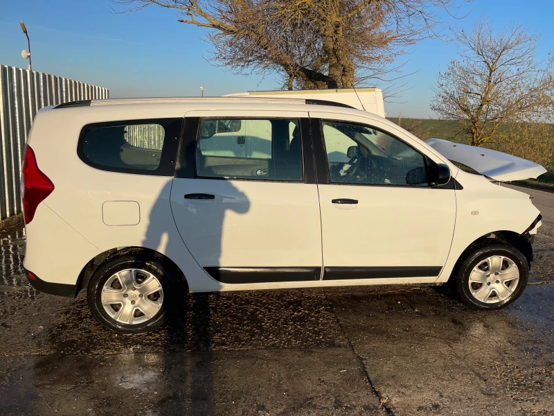 Dacia Lodgy 1.5 Blue DCI 6 ск., снимка 3 - Автомобили и джипове - 48178883