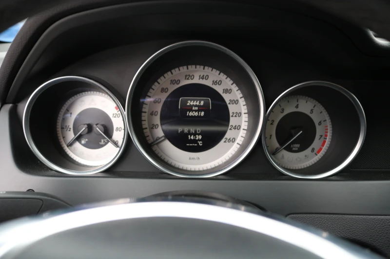 Mercedes-Benz C 300 3.5 4Matic, снимка 7 - Автомобили и джипове - 51570644