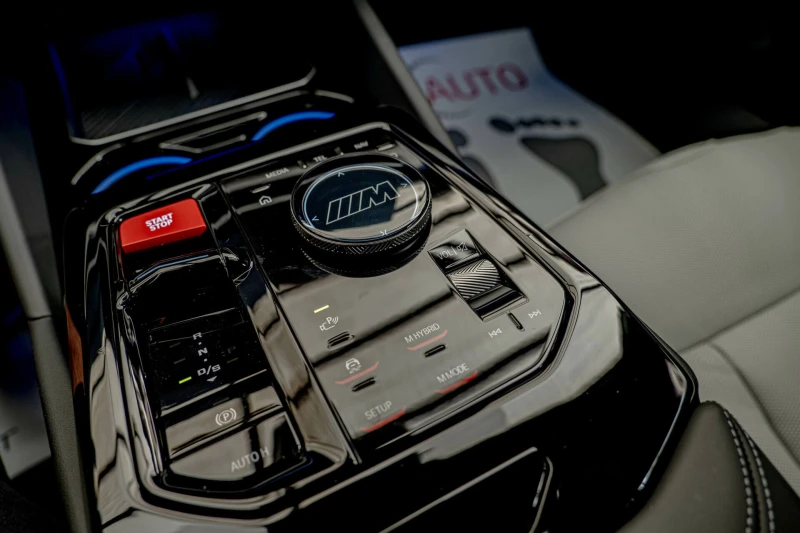 BMW M5 4.4 V8 Hybrid/Керамика/Bower&Wilkins/HuD/Обдухване, снимка 15 - Автомобили и джипове - 51637579