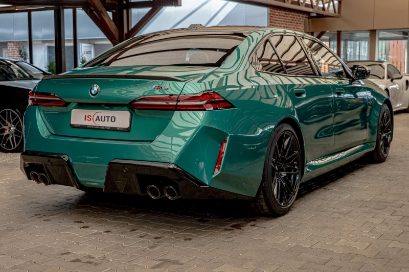 BMW M5 4.4 V8 Hybrid/Керамика/Bower&Wilkins/HuD/Обдухване, снимка 4 - Автомобили и джипове - 51637579