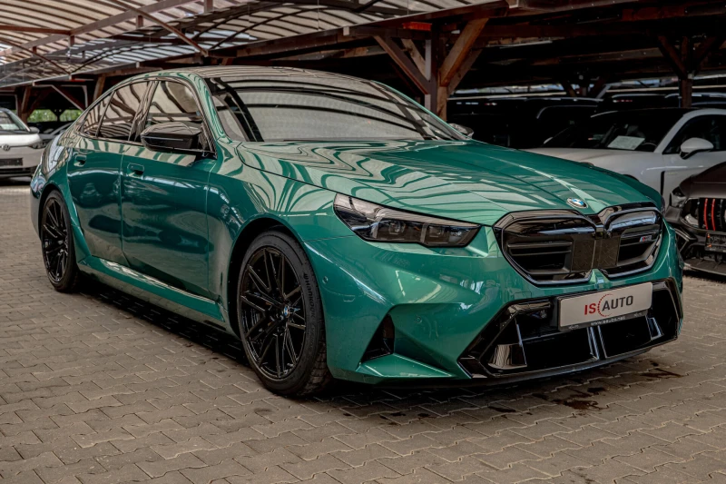 BMW M5 4.4 V8 Hybrid/Керамика/Bower&Wilkins/HuD/Обдухване, снимка 2 - Автомобили и джипове - 51637579